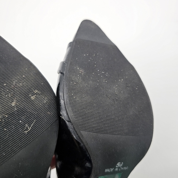 Le Chateau Women's Almond Toe Pointed Black 3" Heels, Size 5.5, New - Picture 8 of 10